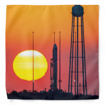 Lancement de la nASA Antares Rocket Sunrise