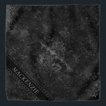 Bandana Onyx Black Velvet | Monogramme de hachage de table<br><div class="desc">Dramatique palette de moody avec arrière - plan de velours concassé d'inspiration gothique foncé et riche de la collection "Moody Jewel Tones". Ce design présente une texture aquarelle en velours d'inspiration grunge à bijou profond. Le faux garnissage métallique lui donne un raffinement propre et un look personnalisé. Le moderne dégradé...</div>