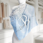 Bandana Parties scintillant en argent brossé bleu Nom du m<br><div class="desc">Personnalisez facilement ce design chic et branché de bandana avec une jolie parties scintillant brillante en argent sur un arrière - plan métallique brossé bleu.</div>