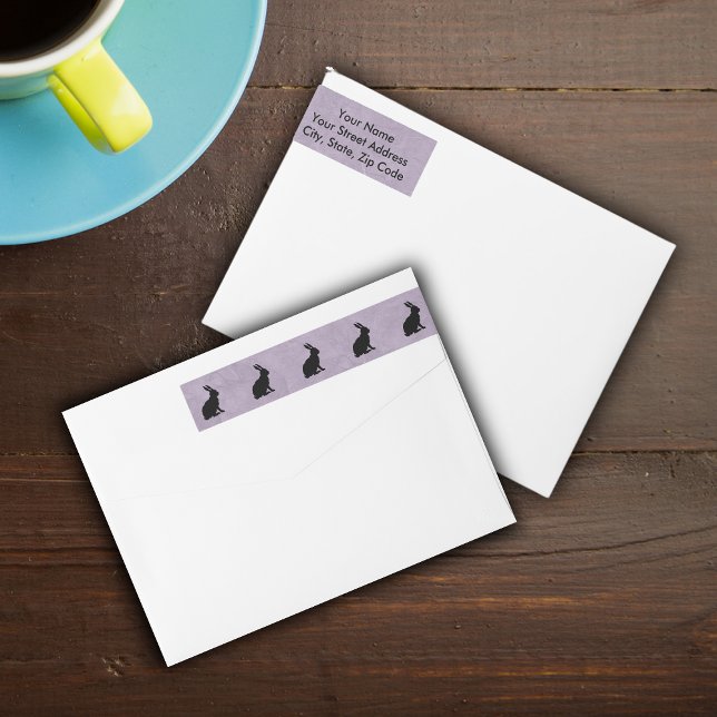 Bande Pour Adresse De Retour Lapin noir Silhouette Lapin de Pâques (Row of black silhouette rabbits on marbled purple wrap around return address labels.)