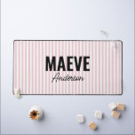 Bande rose et blanc personnalisées moderne élégant<br><div class="desc">Style minimaliste moderne girly rose et blanc rayé élégant simple unique design personnalisé bureau de bureau design.</div>