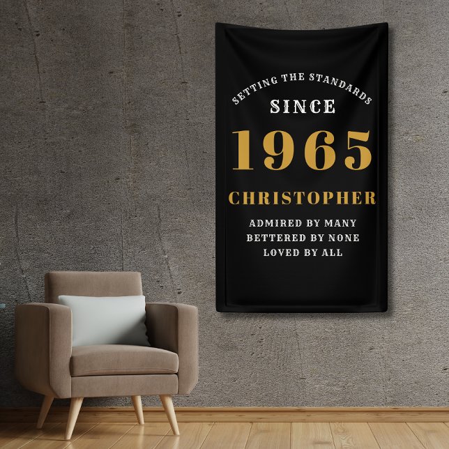 Banderoles 60e Anniversaire Né en 1965 Ajouter un nom Noir Or (60th birthday black and gold banner with personalized name and year.)