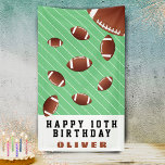 Banderoles American Football Balls Fun Anniversaire de enfant<br><div class="desc">Ballons De Football Américain Bannière De Fun Anniversaire de enfant Party. Bannière de fête moderne et amusante avec des balles de football de différentes tailles et arrière - plan vert avec rayures. Personnalisez la bannière avec votre nom et faites une grande bannière de fête d'anniversaire pour un fan de football....</div>