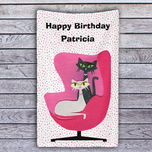Banderoles Anniversaire Élégant Chats du milieu du siècle Pin (Pretty black and white cats in min century pink chair polka dots on white Happy Birthday banner.)