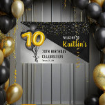 Banderoles Ballons élégants Noir | Gold 70th Birthday Party<br><div class="desc">Les ballons noirs en retour vers les ballons à chiffres d'or donnent une touche dramatique à ce design de fête d'anniversaire de 70e. Conception composite par Holiday Hearts Designs (droits réservés). D'autres numéros d'âge sont disponibles dans notre boutique. Si vous ne voyez pas de design pour l'âge particulier que vous...</div>