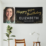 Banderoles Black Gold 40th Birthday Picture<br><div class="desc">Bannière personnalisée de fête de quarantième anniversaire avec un arrière - plan noir élégant qui peut être changé à n'importe quelle couleur,  une photo du garçon/fille anniversaire,  parties scintillant brillante or,  les mots "heureux 40ème anniversaire" dans un faux script de feuille d'or,  leur nom,  et la date.</div>