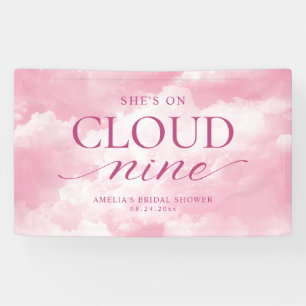 Banderoles Elle est sur un nuage rose numéro neuf pour une fê