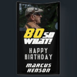 Banderoles Funny 80 alors que Citer Photo 80th Birthday Party<br><div class="desc">Funny 80 alors que Citer Photo 80th Birthday Party Banner. Un texte motivant et drôle 80 Donc ce qui est génial pour une personne avec un sens de l'humour. Le texte est en jaune et blanc sur un arrière - plan noir. Ajoutez votre photo et personnalisez la bannière.</div>