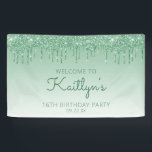 Banderoles Glam Green Parties scintillant Drip 16th Birthday<br><div class="desc">Bienvenue aux invités avec cette bannière de fête chic et glamour du seizième anniversaire,  avec une bordure brillante verte fausse parties scintillant et vert ombre arrière - plan. Personnalisez-le avec son nom en écriture manuscrite verte,  avec l'anniversaire et la date ci-dessous en police verte sans serif.</div>