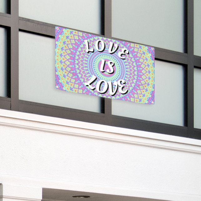 Banderoles Love Is Love Fierté (Bâtiment extérieur)