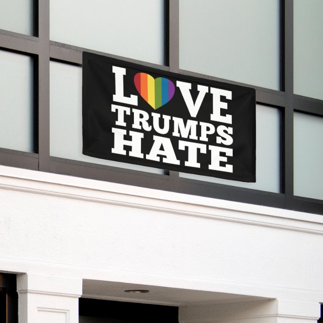 Banderoles Love Trump Hate Rainbow Heart - parade virtuelle (Bâtiment extérieur)
