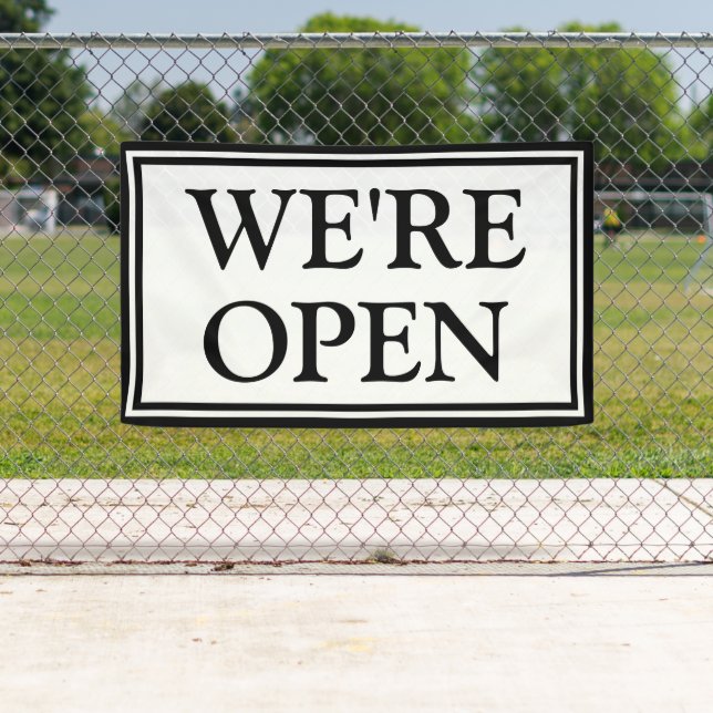 Banderoles Nous sommes Open Simple Black and White Business (En situation)