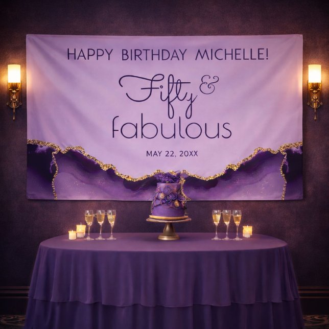 Banderoles Or Cinquante et Un Cinquantième Anniversaire Fabul (Elegant Fifty & Fabulous banner displayed behind a dessert table in a hotel-style venue.)