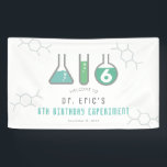 Banderoles Science Experiment Green Boy Bienvenue<br><div class="desc">La bannière de bienvenue de ce garçon cool "expérience d'anniversaire" de la fête d'anniversaire de la science présente un arrière - plan blanc avec des flacons,  et un tube d'essai en vert. Personnalisez-vous pour répondre à vos besoins. Vous pouvez trouver des produits correspondants dans mon magasin.</div>