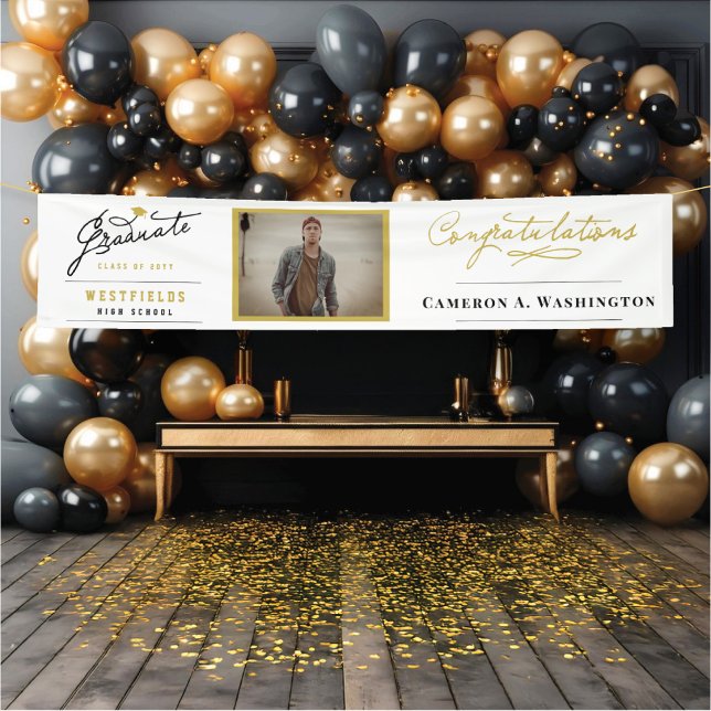 Banderoles Script de remise de diplôme élégant Photo de fête  (Stylish Graduate Script Photo Modern Minimalist Graduation Party Banner @ zazzle.com/color_therapy)