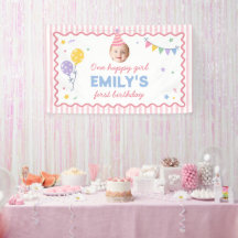 Une Fille Heureuse Rose Coloré 1er Anniversaire