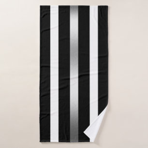Bandes verticales en noir et blanc, accents argent