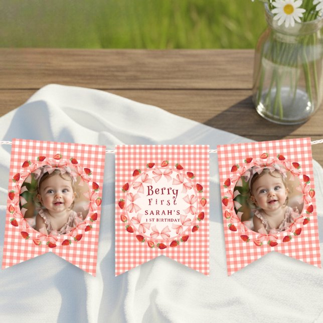Bannière À Fanions Coquette Berry Premier Anniversaire Rouge Gingham  (Coquette Berry First Birthday Red Gingham Photo Bunting Flags)