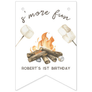 Bannière À Fanions Fête d'anniversaire S'more autour d'un feu de camp