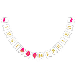 Bannière À Fanions "Jeunes mariés" cœurs magenta dorés