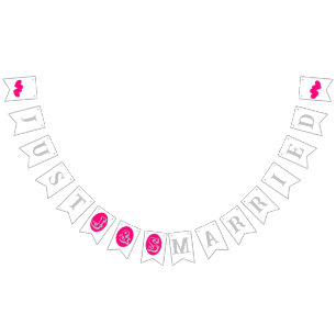 Bannière À Fanions Texte et initiales en argent, coeur magenta sur bl