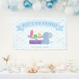 Bannière d'anniversaire éléphant mignon tenant des