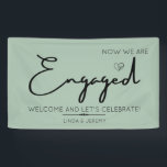 Bannière de bienvenue de la partie d'engagement sa<br><div class="desc">Une signalisation calligraphique minimaliste, apportera une touche d'élégance à votre décor de soirée Engagement. Ce panneau d'accueil de partie de fiançailles est facilement modifiable, vous pouvez donc ajouter vos noms, modifier du texte ou d'autres détails. La couleur Arrière - plan est vert sauge, mais peut être changée, il suffit de...</div>