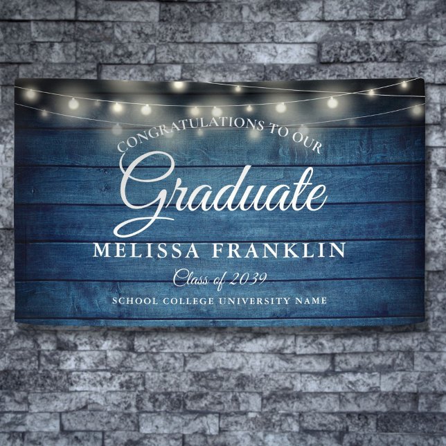 Bannière de graduation en bois bleu rustique (Blue Rustic Wood String Lights Graduation Banner)
