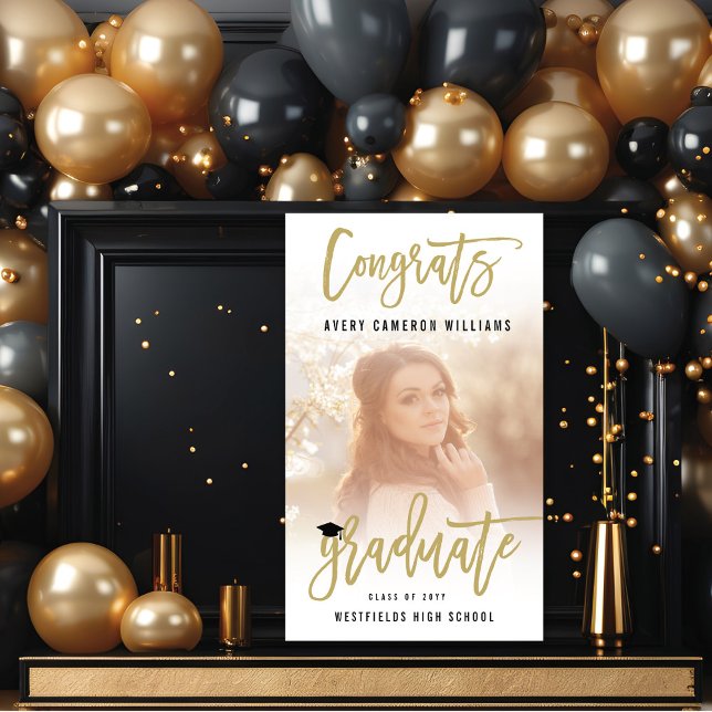 Bannière de photo de script de pinceau de calligra (Calligraphy Gold Brush Script Stylish Photo Graduation Party Banner @ www.zazzle.com/color_therapy)
