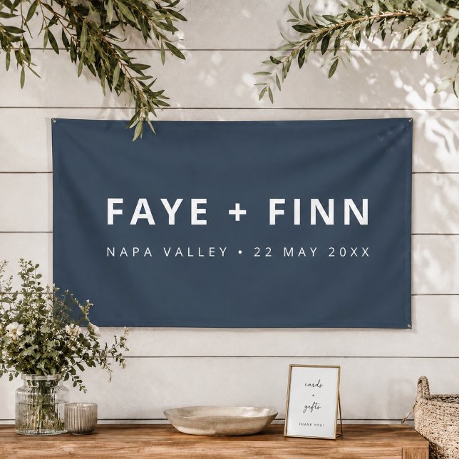 Bannière de vinyle de mariage | Enseigne de fond d (Custom blue wedding vinyl banner with names, venue location, and date for reception decor.)