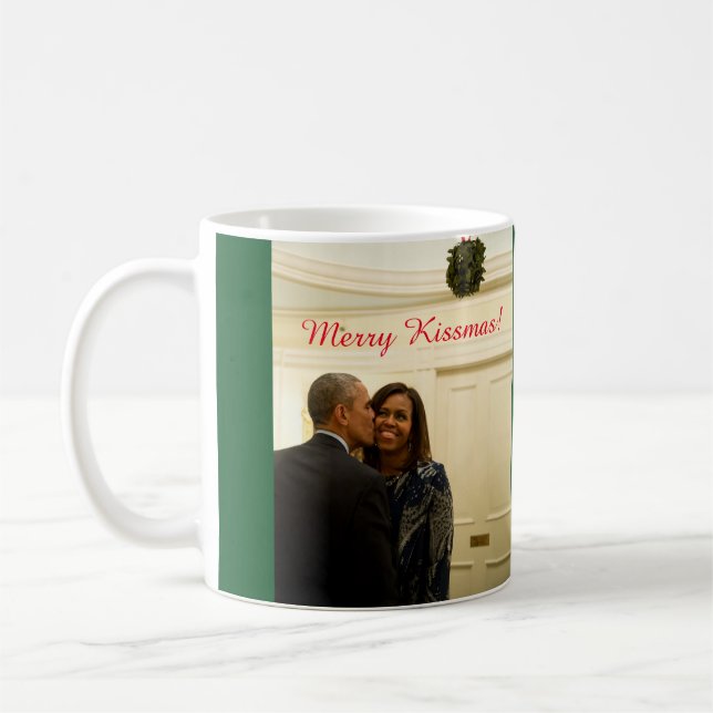 Barack et Michelle Merry Kissmas - Mug (Gauche)