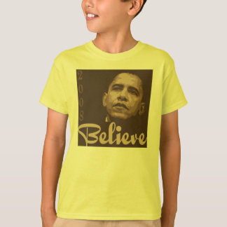 Barack Obama croient le T-shirt de l'enfant