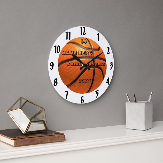 Basket-ball blanc et noir horloge avec Nom du joue (Bureau)