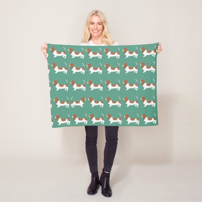 Basset Hound petite couverture en polaire (En situation)