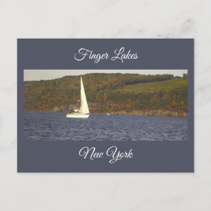 Bateau à voile sur le lac Carte postale