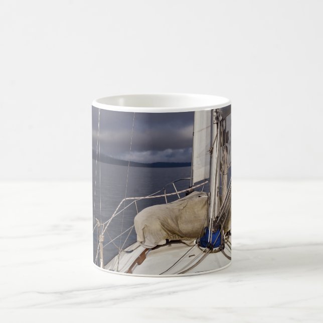 Bateau dans la tempête - Mug (Centre)
