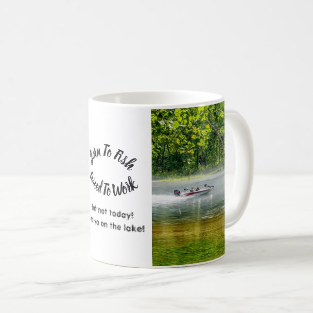 Bateau De Pêche En Mouvement Café Mug (Devant droit)
