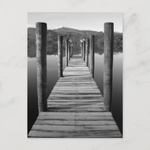 Bateau en bois débarquant sur carte postale Derwen