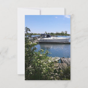 Bateau sur le lac Ontario dans la carte plat d'été