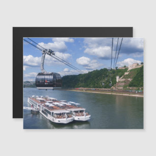 Bateaux à la Deutsches Eck avec Distant Castle