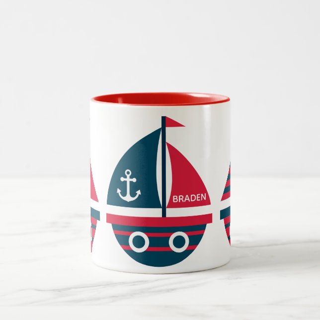 Bateaux à voile rayés Mug personnalisé (Centre)