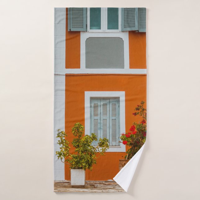 BÂTIMENT EN BÉTON BLANC ET GRIS ORANGE (Serviette de bain)