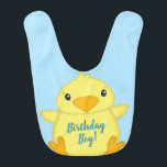 Bavoir Chick Birthday Party Blue<br><div class="desc">Ce thème design de la collection de Baby showers de poussins, avec un poussin tout simplement adorable sur une palette de couleurs rose, bleu ou vert, célèbre votre anniversaire et Baby shower très spécial. Personnalisez ceci plus loin avec les détails de votre fête d'anniversaire et de votre baby shower facilement...</div>