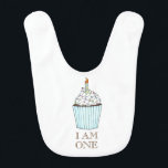 Bavoir I Am One 1 Baby's First Birthday Cupcake Candle<br><div class="desc">Il présente une illustration originale d'un cupcake surmonté d'un glaçage,  d'arrosages et d'une bougie. Parfait pour le premier anniversaire de bébé ! Ne vois-tu pas ce que tu cherches ? Vous avez besoin d'aide pour la personnalisation ? Contactez ce concepteur pour avoir quelque chose créé juste pour vous.</div>