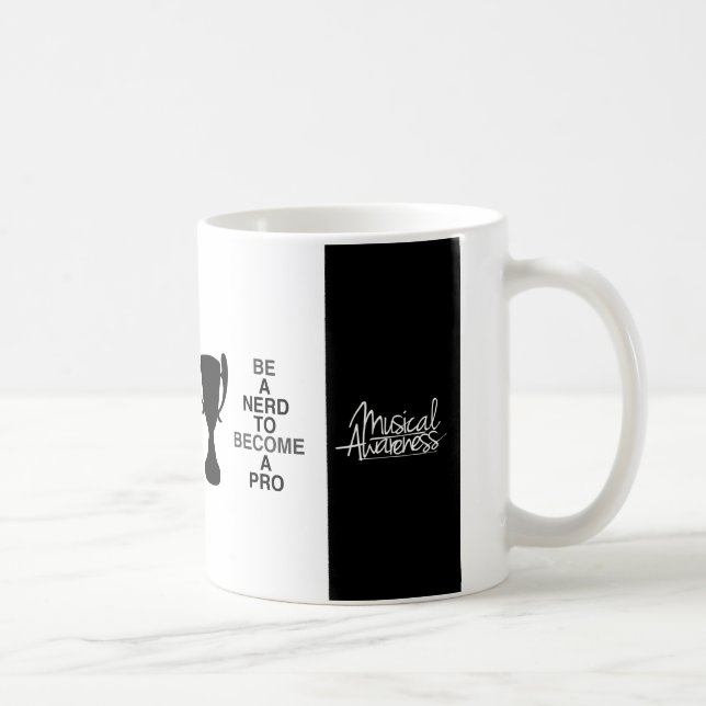 Be a nerd to become a pro - Mug (Droite)