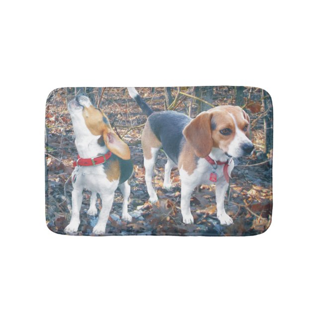 Beagles dans le tapis de bain de beagle en bois (Devant)