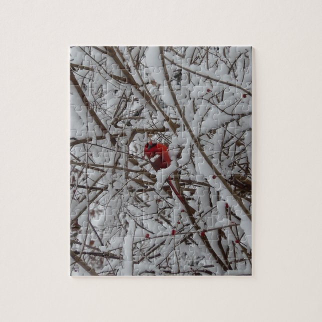 Beau Cardinal Rouge dans Puzzle d'arbre rempli de  (Vertical)