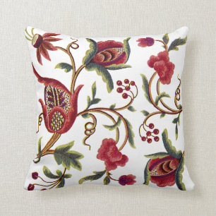 Beau coussin Jacobean de broderie