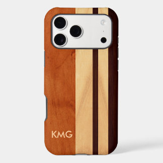 Beau motif en bois décoré d'un monogramme de