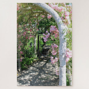 Beau puzzle rose de voûte de fleur